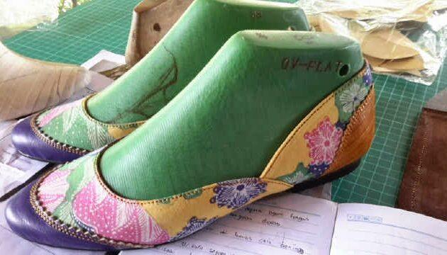 sepatu batik